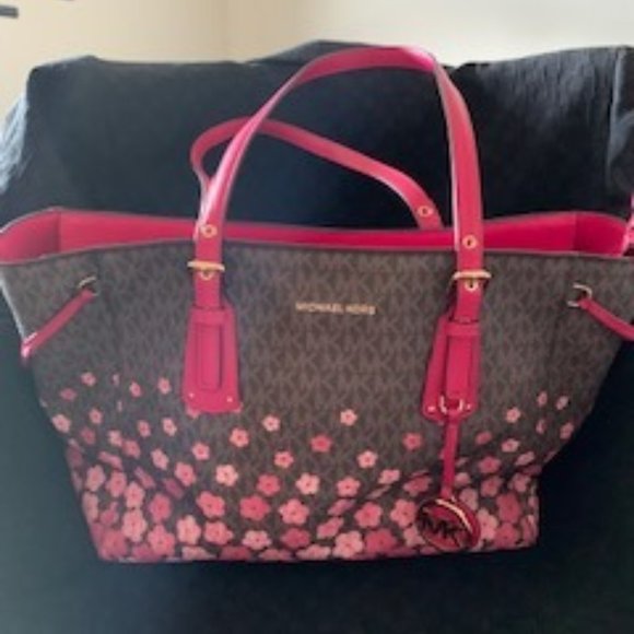 Michael Kors | Bags | Michael Kors Voyager Signature Floral Medium Tote